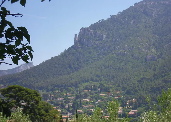 L\'Arche En Rez De Jardin De Villa A Toulon