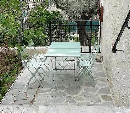 L'Arche En Rez De Jardin De Villa A Toulon Exterior photo