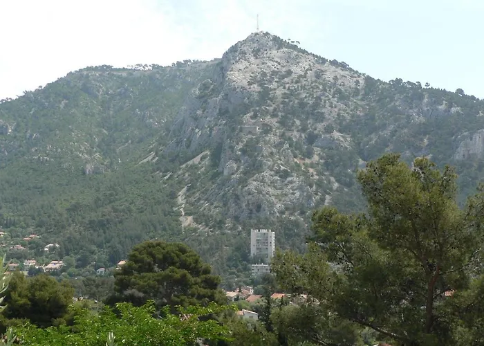 L\'Arche En Rez De Jardin De Villa A Toulon